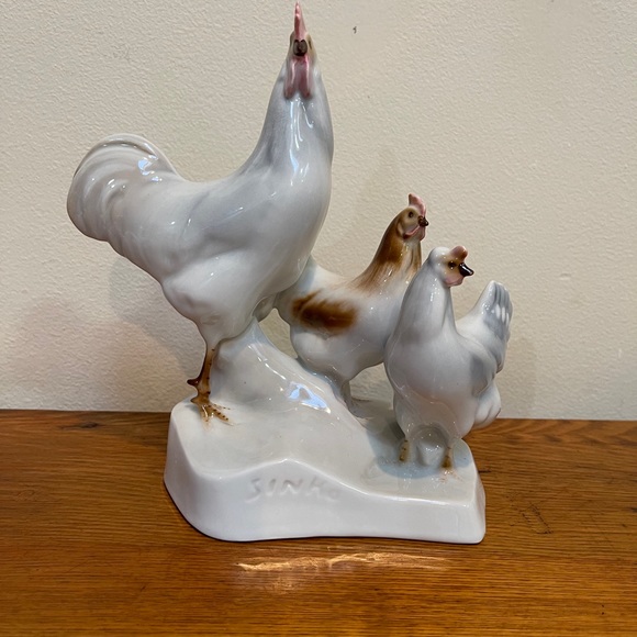 Zsolnay Hungary Chicken Figurine - Picture 3 of 5